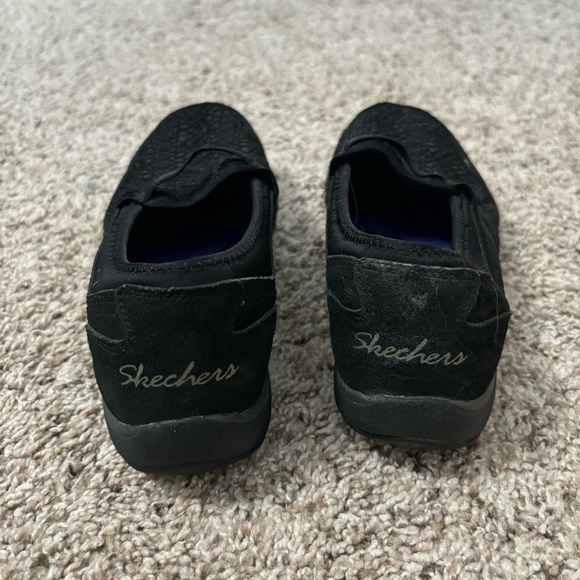Sketchers relaxed fit memory foam slip on shoes - Picture 4 of 7